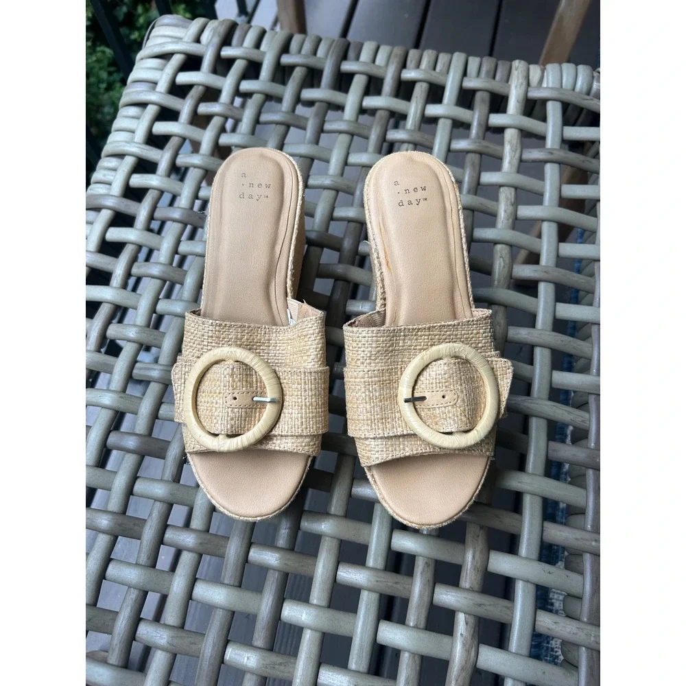 A New Day Women's Beige Woven Wedge Sandals Espadrille Buckle Slide‎ Size 7.5
